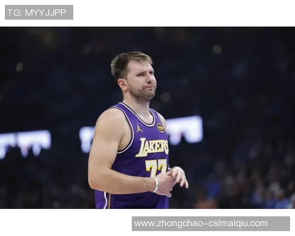 艾顿谈与东契奇合作心得强调内线施压需耐心与快速移动